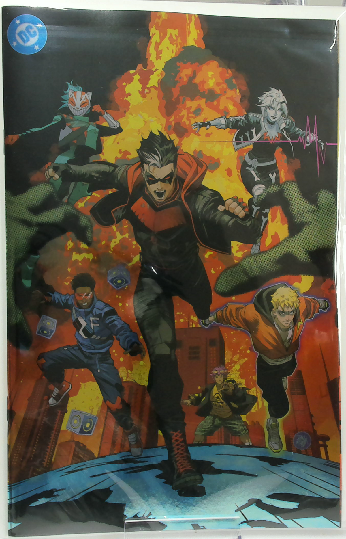 Teen Titans #1 (2026) - Dan Mora Cover F Foil Variant