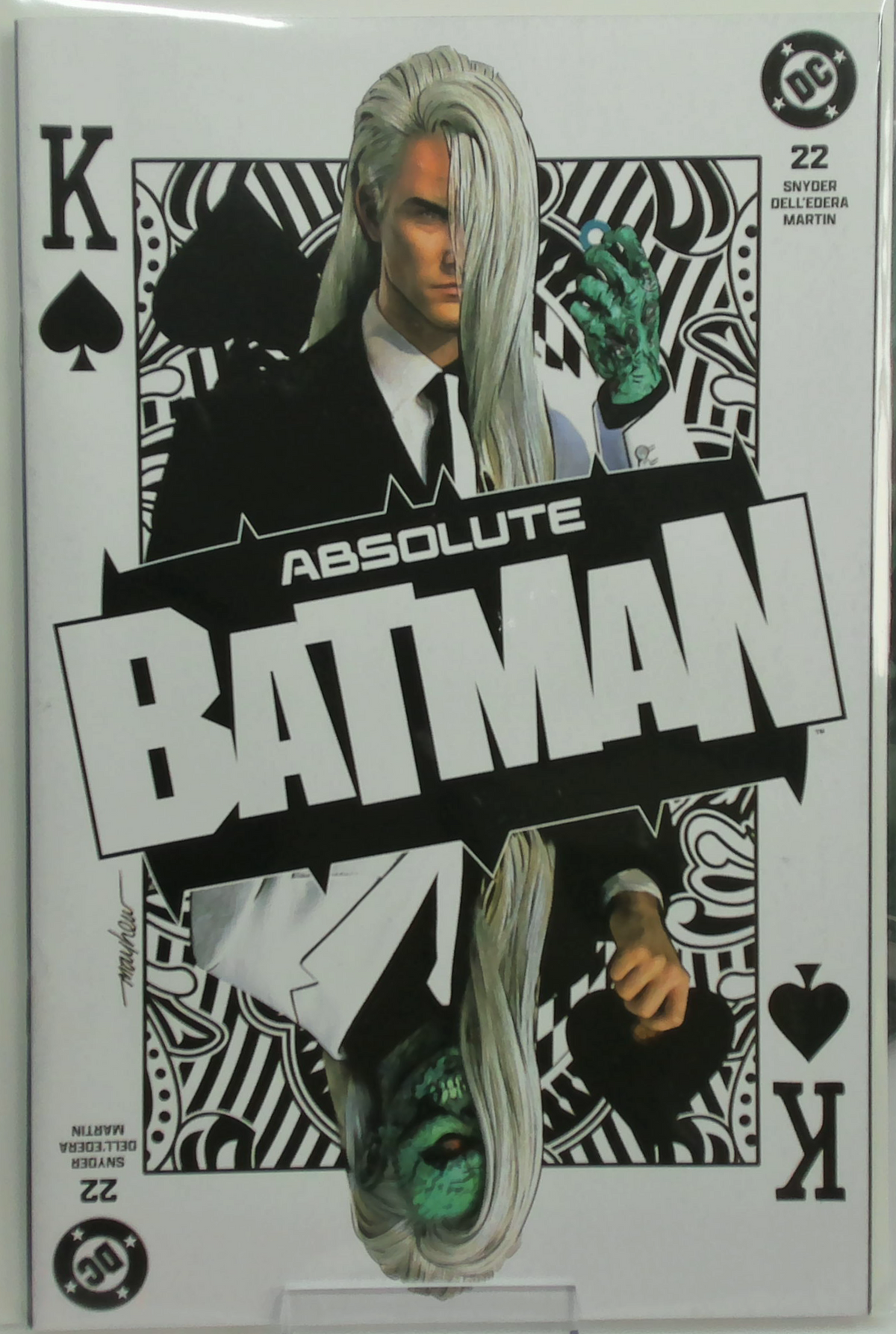 Absolute Batman #22 (2026) Ltd to 3000 - Mike Mayhew Cover A Trade Dress Variant